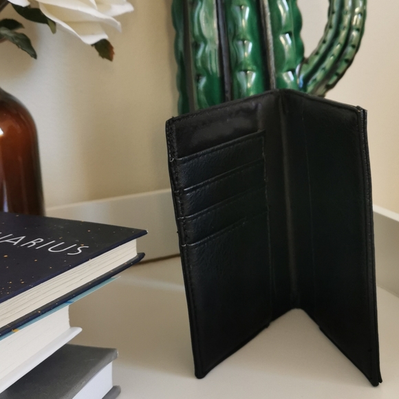 Guess passport wallet - Picture 2 of 3